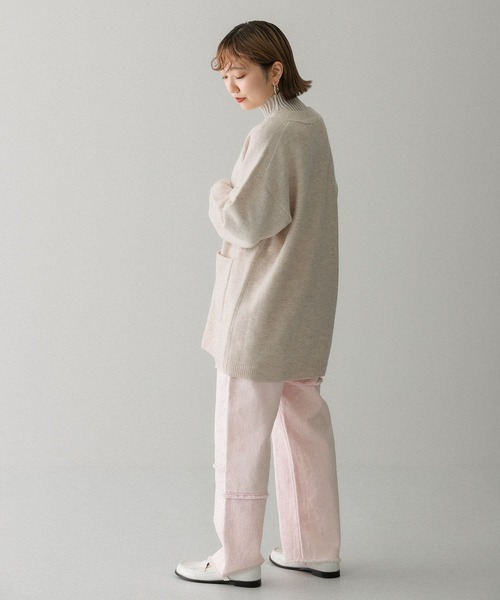 KBF(ケイビーエフ)の「Vネックロングカーディガン(ニット/セーター・レディース・オートミール/ブラウン/グレー・ONE)」の11枚目の写真