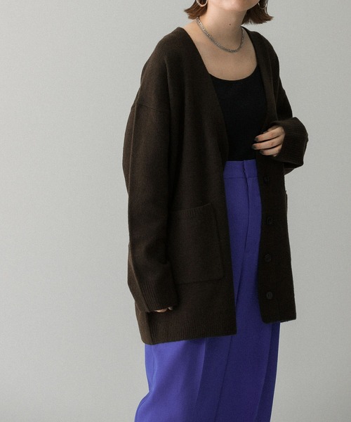 KBF(ケイビーエフ)の「Vネックロングカーディガン(ニット/セーター・レディース・オートミール/ブラウン/グレー・ONE)」の12枚目の写真