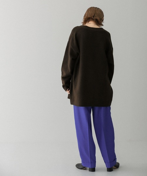 KBF(ケイビーエフ)の「Vネックロングカーディガン(ニット/セーター・レディース・オートミール/ブラウン/グレー・ONE)」の14枚目の写真