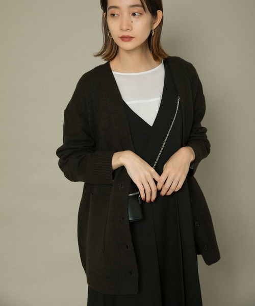 KBF(ケイビーエフ)の「Vネックロングカーディガン(ニット/セーター・レディース・オートミール/ブラウン/グレー・ONE)」の16枚目の写真
