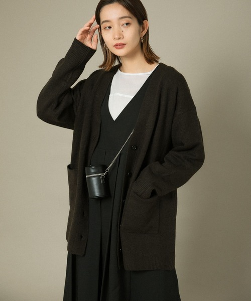 KBF(ケイビーエフ)の「Vネックロングカーディガン(ニット/セーター・レディース・オートミール/ブラウン/グレー・ONE)」の17枚目の写真