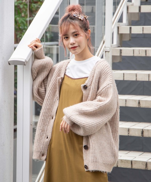 DuKKah(デュカ)の「Dukkah/オーバーサイズカーディガン(カーディガン/ボレロ・レディース・ベージュ/パープル・X-SMALL)」の3枚目の写真