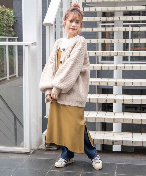 DuKKah(デュカ)の「Dukkah/オーバーサイズカーディガン(カーディガン/ボレロ・レディース・ベージュ/パープル・X-SMALL)」の6枚目の写真