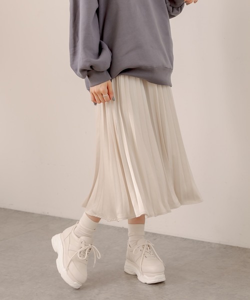 OLIVE des OLIVE(オリーブデオリーブ)の「オトナきれいプリーツスカート(スカート・レディース・ベージュ/サックスブルー/ブルー/アイボリー/ラベンダー・FREE)」の3枚目の写真