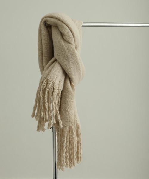 NILWAY（ニルウェイ）の「ボリューミーブークレビッグフリンジマフラー/大判マフラー（マフラー・メンズ・ブラック/グレー/アイボリー/モカ/チャコール・FREE）」の11枚目の写真