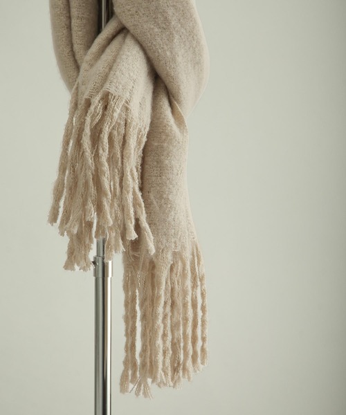 NILWAY（ニルウェイ）の「ボリューミーブークレビッグフリンジマフラー/大判マフラー（マフラー・メンズ・ブラック/グレー/アイボリー/モカ/チャコール・FREE）」の8枚目の写真
