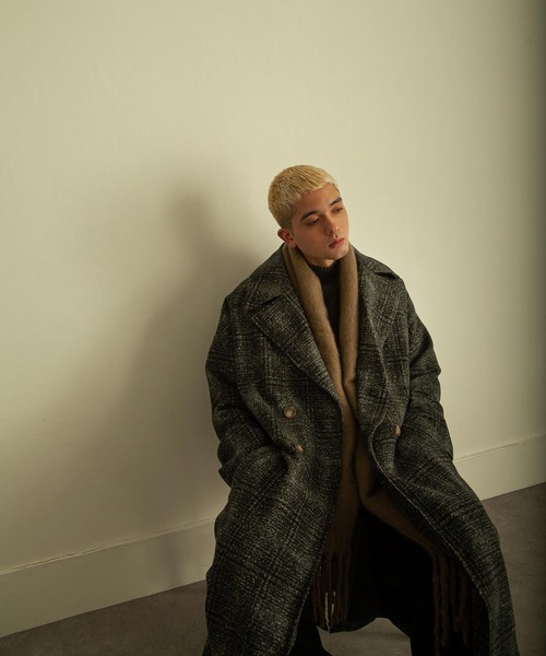 NILWAY（ニルウェイ）の「ボリューミーブークレビッグフリンジマフラー/大判マフラー（マフラー・メンズ・ブラック/グレー/アイボリー/モカ/チャコール・FREE）」の13枚目の写真