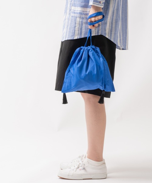 salle de bal（サルデバル）の「ihana / イハナ リバーシブル 巾着 ショルダー バッグ 1162005G BUR（ショルダーバッグ・レディース・ベージュ/ネイビー/グレー/ナチュラル/ブルー系その他/チャコール・FREE）」の6枚目の写真