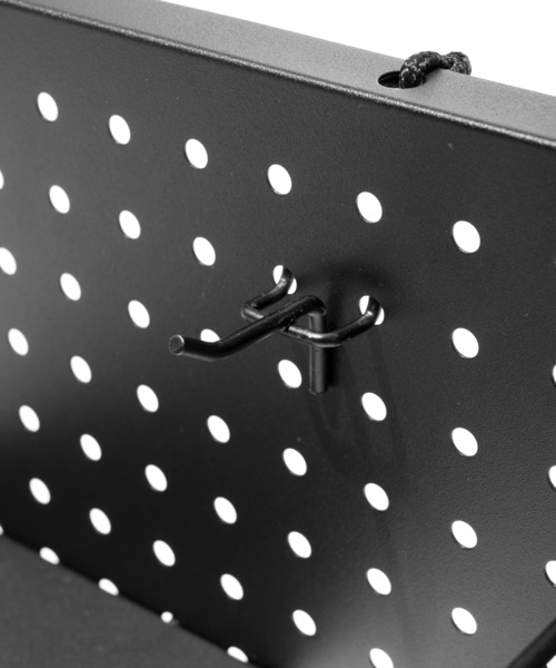 JACK & MARIE（ジャックアンドマリー）の「ONOE　パンチングサイドテーブル PT-4020（アウトドアグッズ・メンズ・ブラック・F）」の5枚目の写真