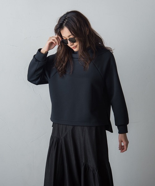 socolla（ソコラ）の「【socolla】ラグラン抜けエリプルオーバー≪洗濯機で洗える≫（パーカー・レディース・ブラック/オフホワイト/ピンク/グリーン・M）」の10枚目の写真