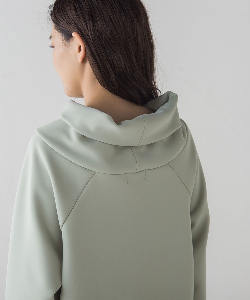 socolla（ソコラ）の「【socolla】ラグラン抜けエリプルオーバー≪洗濯機で洗える≫（パーカー・レディース・ブラック/オフホワイト/ピンク/グリーン・M）」の17枚目の写真