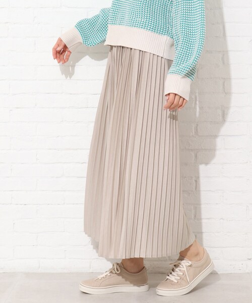 Cutie Blonde（キューティーブロンド）の「◆【楽ちん/体型カバー/低身長〇】すそくるっ！プリーツスカンツ（その他パンツ・レディース・グリーン/カーキ/ベージュ/チャコールグレー・01/04/02/03）」の3枚目の写真