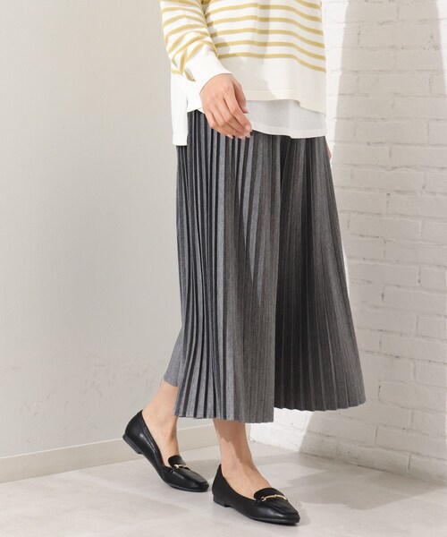 Cutie Blonde（キューティーブロンド）の「◆【楽ちん/体型カバー/低身長〇】すそくるっ！プリーツスカンツ（その他パンツ・レディース・グリーン/カーキ/ベージュ/チャコールグレー・01/04/02/03）」の2枚目の写真