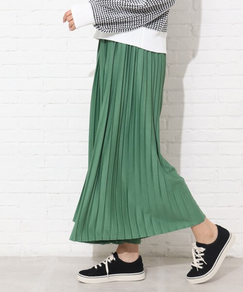 Cutie Blonde（キューティーブロンド）の「◆【楽ちん/体型カバー/低身長〇】すそくるっ！プリーツスカンツ（その他パンツ・レディース・グリーン/カーキ/ベージュ/チャコールグレー・01/04/02/03）」の4枚目の写真