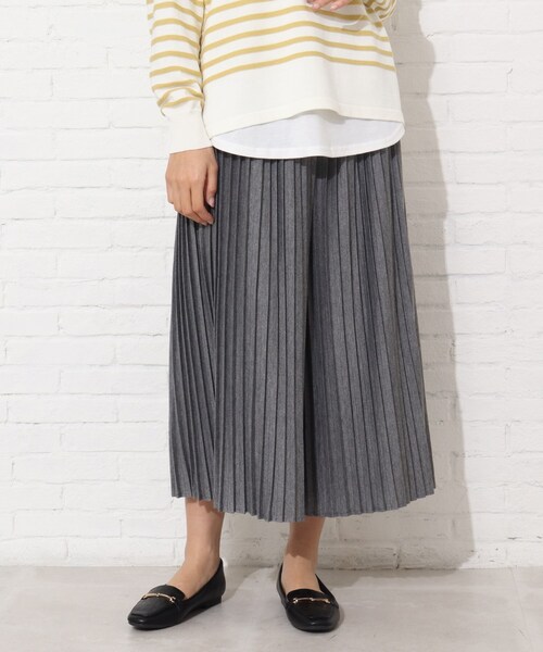 Cutie Blonde（キューティーブロンド）の「◆【楽ちん/体型カバー/低身長〇】すそくるっ！プリーツスカンツ（その他パンツ・レディース・グリーン/カーキ/ベージュ/チャコールグレー・01/04/02/03）」の6枚目の写真