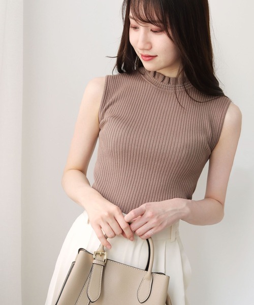 HER CLOSET（ハークローゼット）の「【twenty three】シャーリングプチハイネックリブニットノースリーブトップス（ニット/セーター・レディース・ブラック/グリーン/アイボリー/モカ・FREE）」の4枚目の写真