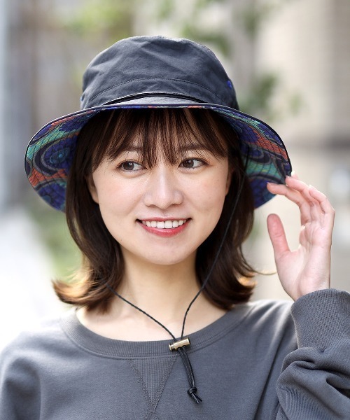 チチカカ(チチカカ)の「グラフィカルリバーシブルハット(ハット・レディース・ブラック/カーキ/キャメル・FREE)」の8枚目の写真