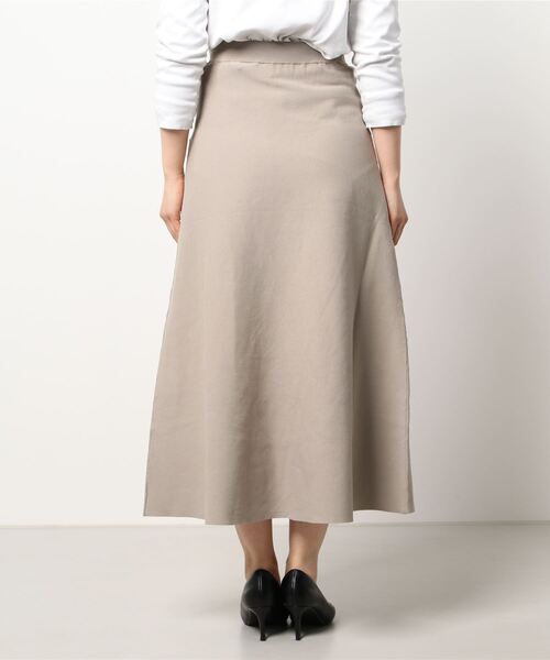 OUVRAGE CLASSE（ウヴラージュクラス）の「ニットロングフレアースカート（スカート・レディース・ブラック/グレイッシュベージュ・FREE）」の4枚目の写真