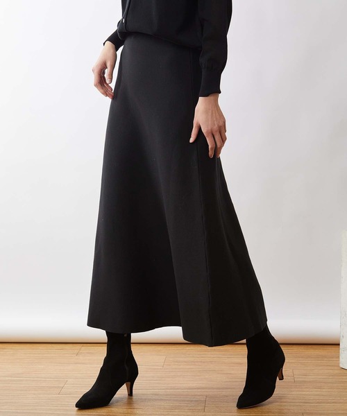 OUVRAGE CLASSE（ウヴラージュクラス）の「ニットロングフレアースカート（スカート・レディース・ブラック/グレイッシュベージュ・FREE）」の10枚目の写真