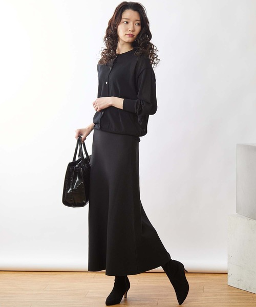 OUVRAGE CLASSE（ウヴラージュクラス）の「ニットロングフレアースカート（スカート・レディース・ブラック/グレイッシュベージュ・FREE）」の6枚目の写真
