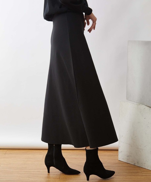OUVRAGE CLASSE（ウヴラージュクラス）の「ニットロングフレアースカート（スカート・レディース・ブラック/グレイッシュベージュ・FREE）」の13枚目の写真