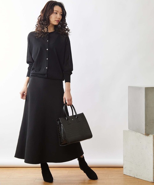 OUVRAGE CLASSE（ウヴラージュクラス）の「ニットロングフレアースカート（スカート・レディース・ブラック/グレイッシュベージュ・FREE）」の16枚目の写真