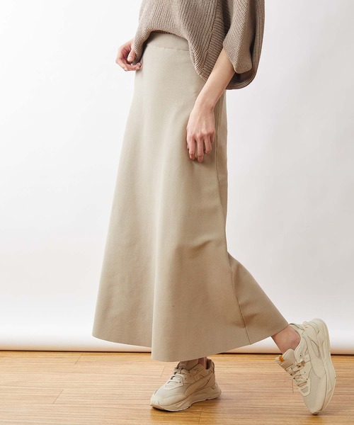 OUVRAGE CLASSE（ウヴラージュクラス）の「ニットロングフレアースカート（スカート・レディース・ブラック/グレイッシュベージュ・FREE）」の20枚目の写真