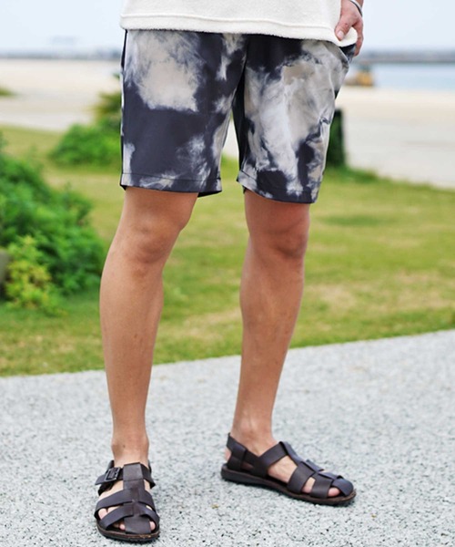 JOKER(ジョーカー)の「心躍る、アロハ気分。 総柄フラワーハーフパンツ メンズ 春服(その他パンツ・メンズ・ホワイト系1/ホワイト系2/ホワイト系3/ブラック系1/ブラック系2/ブラック系3/ブラック系4/ブラック系5/グレー系1/ブルー系1・M/L/XL)」の8枚目の写真