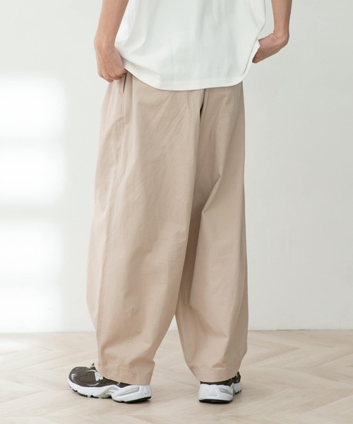 FORK&SPOON（フォークアンドスプーン）の「FORK&SPOON　ワイドバルーンパンツ（その他パンツ・メンズ・ブラック/ベージュ・4/5）」の9枚目の写真