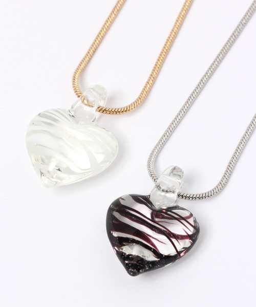 LEPSIM（レプシィム）の「ガラスハートネックレス　273028（ネックレス・レディース・シルバー系その他/ゴールド系その他・ONE SIZE）」の5枚目の写真
