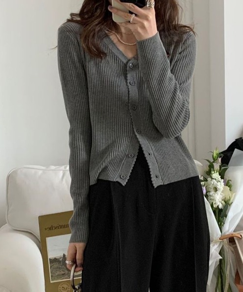 AMOUR BOX(アムールボックス)の「薄手リブニットカーディガン(カーディガン/ボレロ・レディース・ブラック/ホワイト/ブルー/グレー・SMALL/MEDIUM)」の4枚目の写真