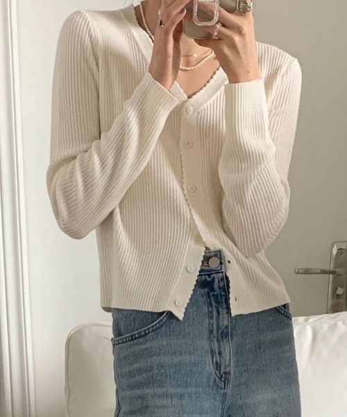 AMOUR BOX(アムールボックス)の「薄手リブニットカーディガン(カーディガン/ボレロ・レディース・ブラック/ホワイト/ブルー/グレー・SMALL/MEDIUM)」の2枚目の写真