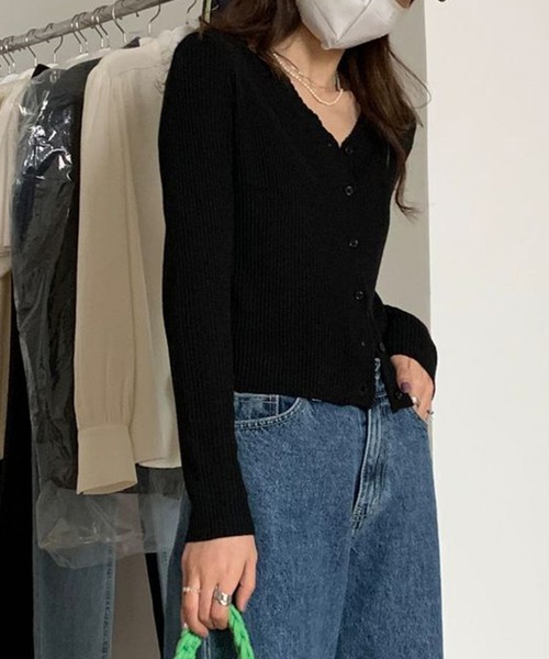 AMOUR BOX(アムールボックス)の「薄手リブニットカーディガン(カーディガン/ボレロ・レディース・ブラック/ホワイト/ブルー/グレー・SMALL/MEDIUM)」の3枚目の写真