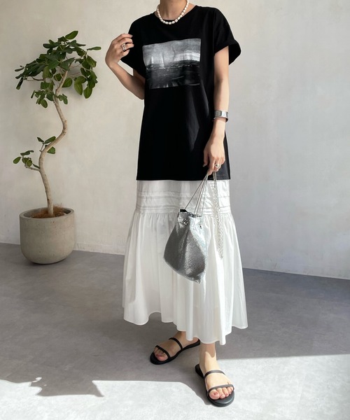 DouDou(ドゥドゥ)の「【AgAwd/アガウド】フォトTEE(Tシャツ/カットソー・レディース・ブラック/ホワイト・FREE)」の4枚目の写真