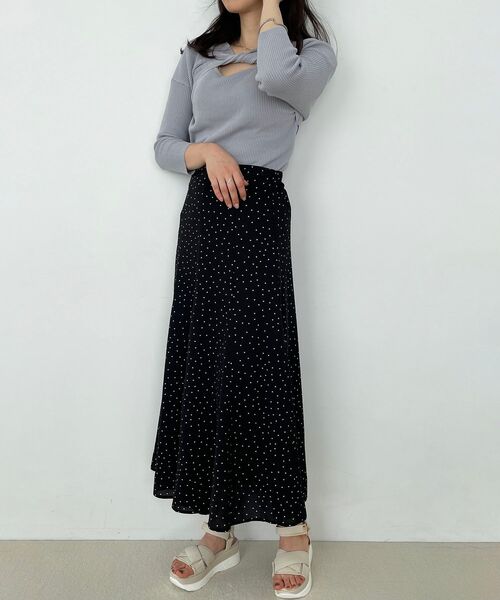 MAJESTIC LEGON(マジェスティックレゴン)の「フロントツイストニット(ニット/セーター・レディース・ライトグリーン/アイボリー/ブルー・MEDIUM)」の22枚目の写真