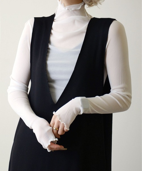 ibeul_（イベール）の「シアーチュール ハイネック トップス（Tシャツ/カットソー・レディース・ブラック/ブラウン/グレー/アイボリー/ホワイト/グリーン/ベージュ・FREE）」の2枚目の写真