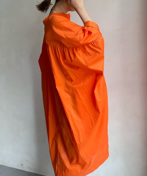 DouDou（ドゥドゥ）の「【WEB限定】バックギャザーオーバーシャツ（シャツ/ブラウス・レディース・オフホワイト/ピンク/オレンジ・FREE）」の10枚目の写真