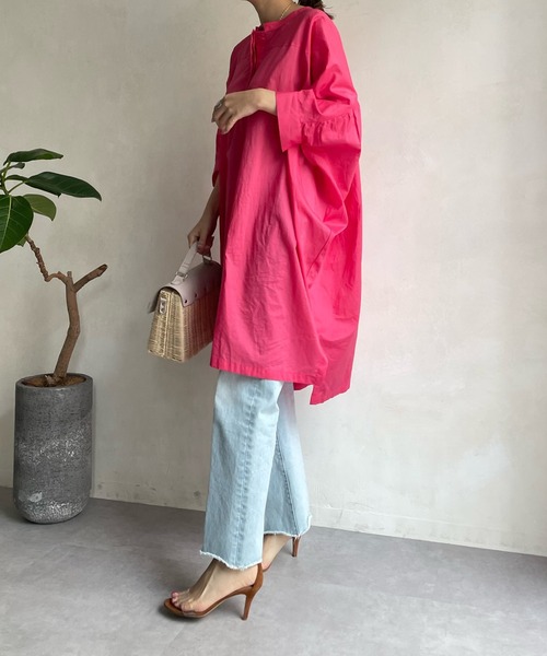 DouDou（ドゥドゥ）の「【WEB限定】バックギャザーオーバーシャツ（シャツ/ブラウス・レディース・オフホワイト/ピンク/オレンジ・FREE）」の6枚目の写真