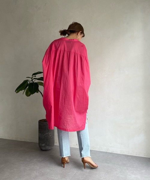 DouDou（ドゥドゥ）の「【WEB限定】バックギャザーオーバーシャツ（シャツ/ブラウス・レディース・オフホワイト/ピンク/オレンジ・FREE）」の15枚目の写真