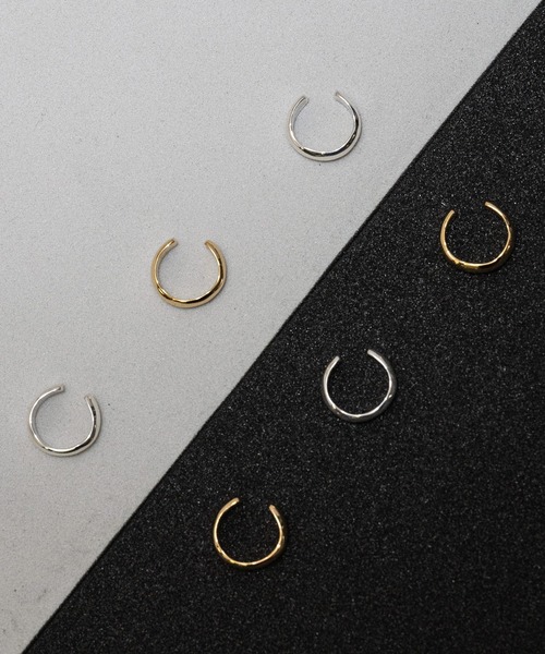 NARRATIVE PLATOON(ナラティブ プラトゥーン)の「NARRATIVE PLATOON ナラティヴプラトゥーン / Mini bashed ear cuff ミニバッシュドイヤーカフ イヤカフ / np-ec005(イヤーカフ・メンズ・ゴールド・FREE)」の4枚目の写真