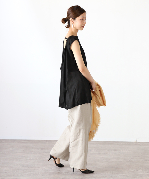 VERMEIL par iena(ヴェルメイユパーイエナ)の「【ESLOW/エスロー】バックドレープセーター◆(ニット/セーター・レディース・ブラック/サックスブルー・FREE)」の4枚目の写真