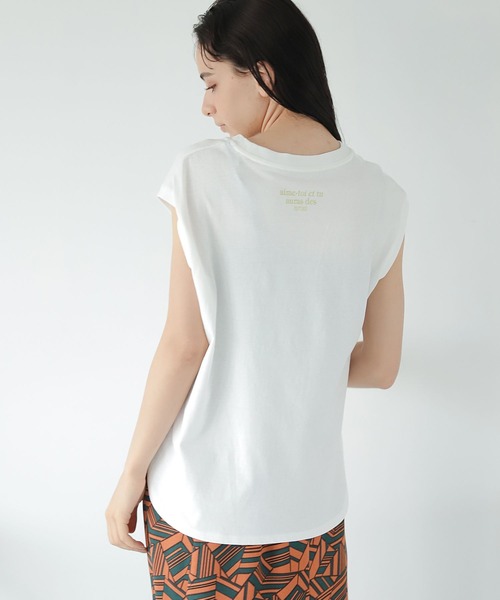 LAKOLE（ラコレ）の「BIGロゴスリーブレスTシャツ / 299131（Tシャツ/カットソー・レディース・ブラック/オフホワイト/ベージュ・SMALL/MEDIUM）」の9枚目の写真