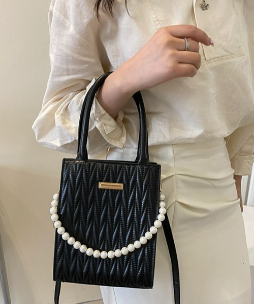 Loueme(ルエム)の「2wayパール付き スクエアミニバッグ(ショルダーバッグ・レディース・ホワイト/ブラック/ピンク/グリーン・FREE)」の8枚目の写真