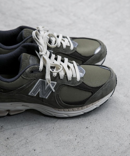 NEW BALANCE（ニューバランス）の「NEW BALANCE　M2002R（スニーカー・レディース・グリーン系その他・24/24.5/23.5）」の3枚目の写真