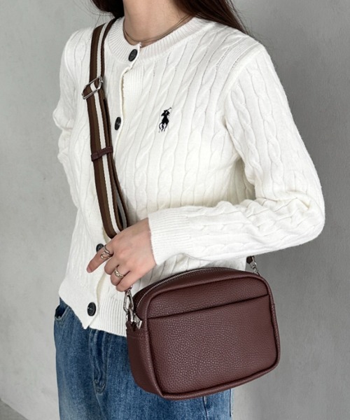MYMOOD.（マイムード）の「square leather shoulder bag／PUスクエアミニショルダーバッグ（ショルダーバッグ・レディース・ブラック/アイボリー/グレイッシュベージュ/ダークブラウン/レッド・FREE）」の3枚目の写真