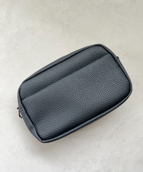 MYMOOD.（マイムード）の「square leather shoulder bag／PUスクエアミニショルダーバッグ（ショルダーバッグ・レディース・ブラック/アイボリー/グレイッシュベージュ/ダークブラウン/レッド・FREE）」の9枚目の写真