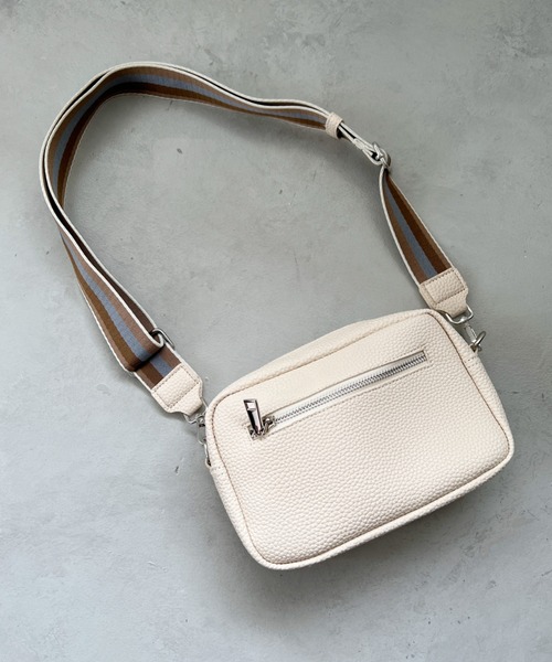 ショルダーバッグ・ポシェット ROCKCAKE Square Leather Stud Middle Bag 5BFM125 ショルダーバッグ・ポシェット ROCKCAKE Square Leather Stud
