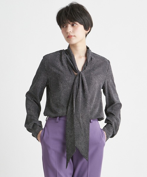 INED CLARO(イネドクラロ)の「ランダムドット2WAYボウタイブラウス【セットアップ対応】(シャツ/ブラウス・レディース・オフホワイト/ブラック/ブルー・フリー)」の19枚目の写真