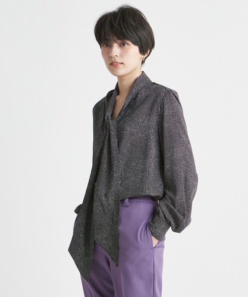 INED CLARO(イネドクラロ)の「ランダムドット2WAYボウタイブラウス【セットアップ対応】(シャツ/ブラウス・レディース・オフホワイト/ブラック/ブルー・フリー)」の7枚目の写真