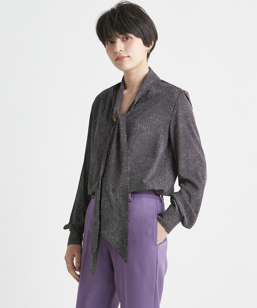INED CLARO(イネドクラロ)の「ランダムドット2WAYボウタイブラウス【セットアップ対応】(シャツ/ブラウス・レディース・オフホワイト/ブラック/ブルー・フリー)」の13枚目の写真